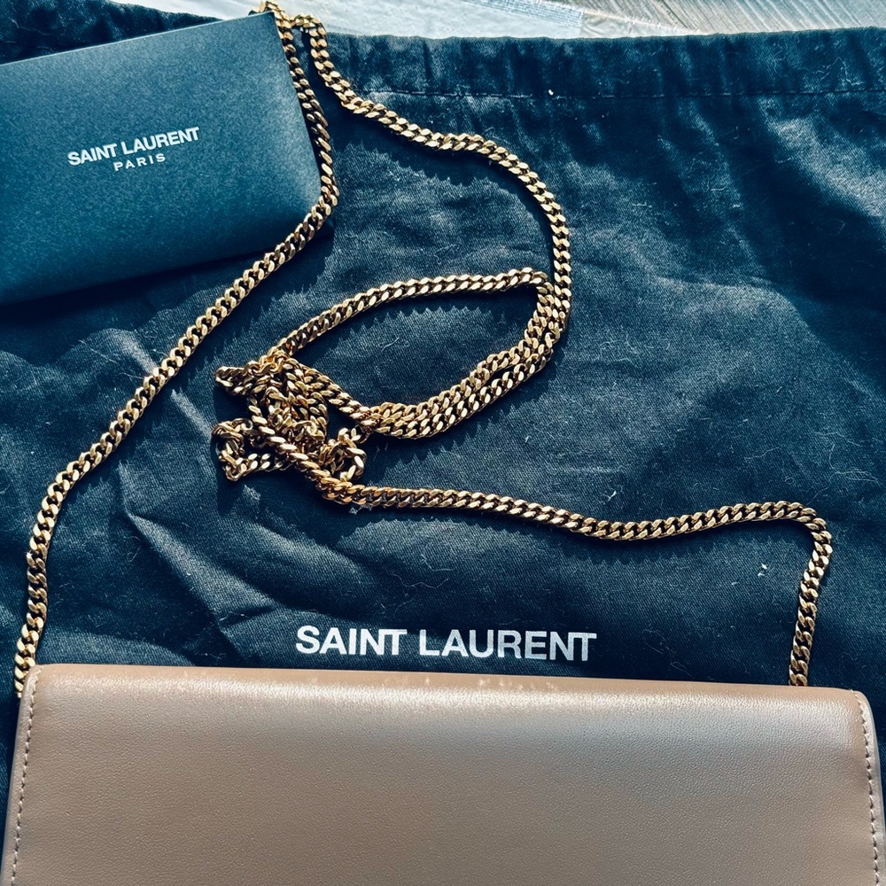 Yves Saint Laurent Tan Crossbody Bag with Iconic Logo - Picture 4 of 6